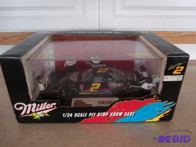 Rusty Wallace 124 scale diecast Pit Stop Show Case