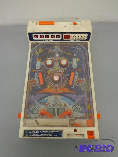 Vintage Pinball Machine Pinball Machine 9&quo...