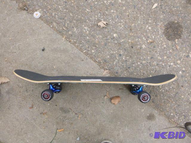 lot 107 image: Phantom 2 Skateboard ...