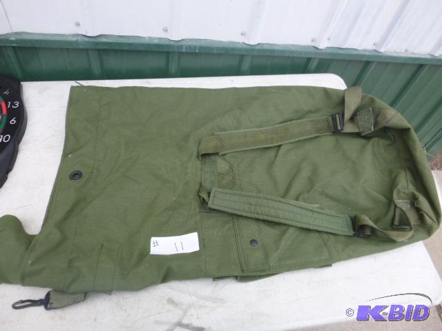 lot 11 image: Military Duffel&nbspBag...