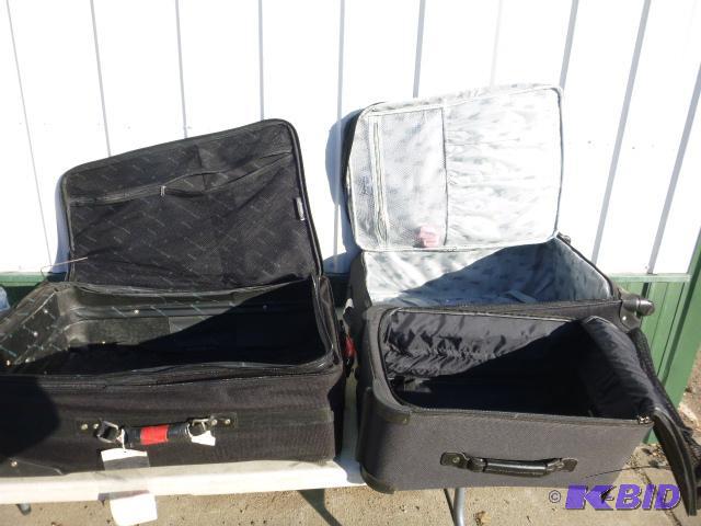 lot 121 image: 3 Piece Luggage Set...
