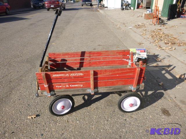 lot 139 image: Radio Flyer Wagon...