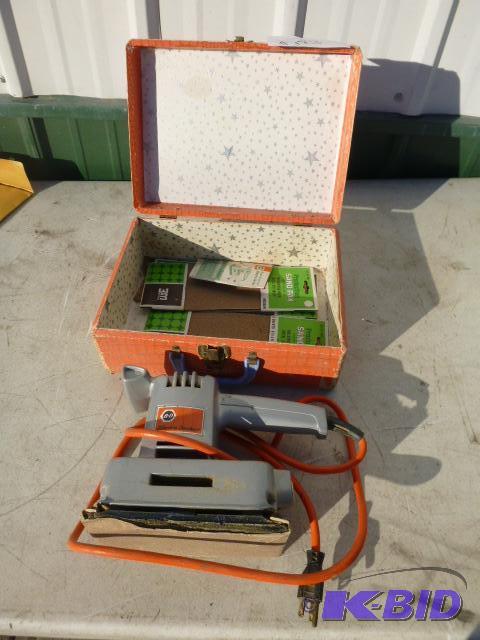 lot 183 image: Black & Decker Sander No. 7410 - with cas...