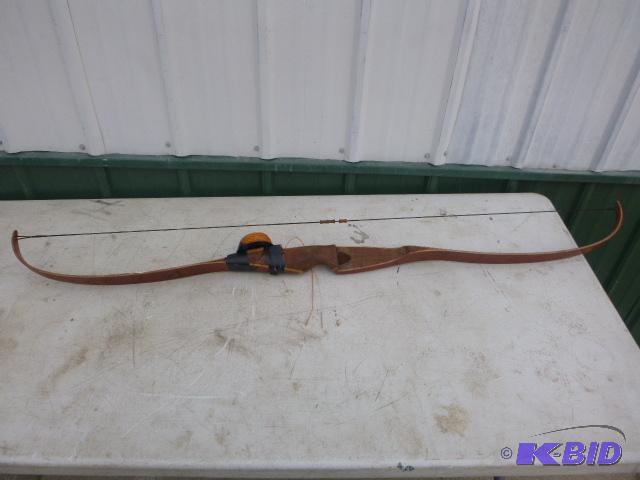 lot 193 image: Recurve Bow...