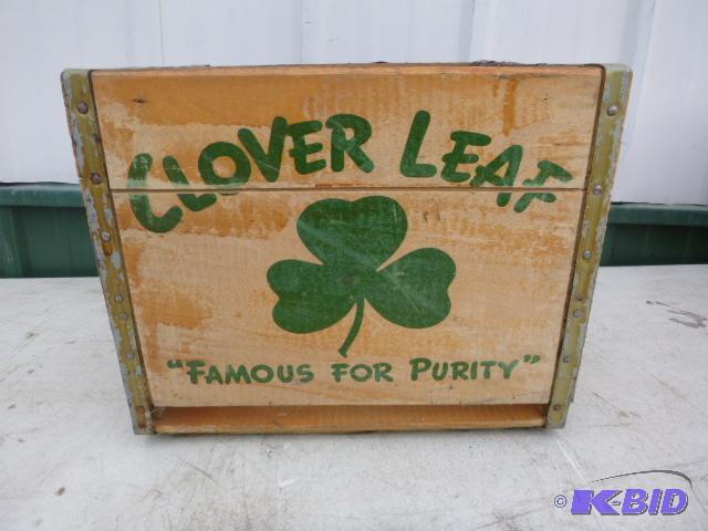 lot 194 image: Clover Leaf Wood Crate...