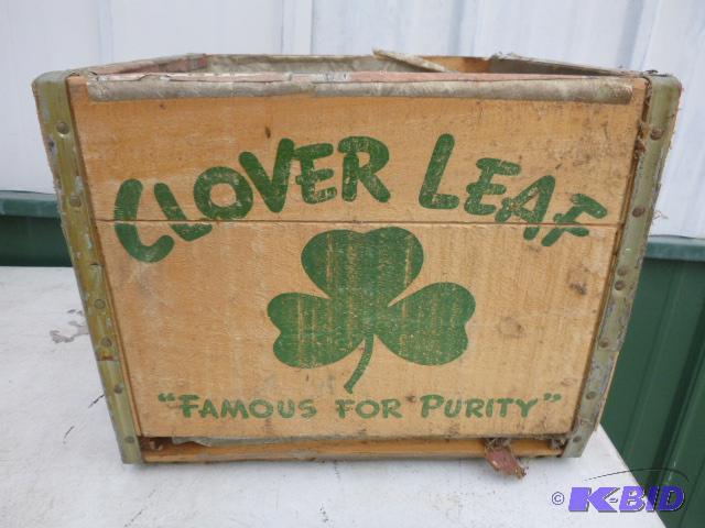 lot 196 image: Clover Leaf Wood Crate...