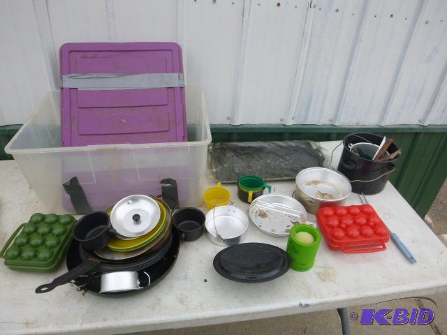 lot 198 image: Miscellaneous Camping Cookware...