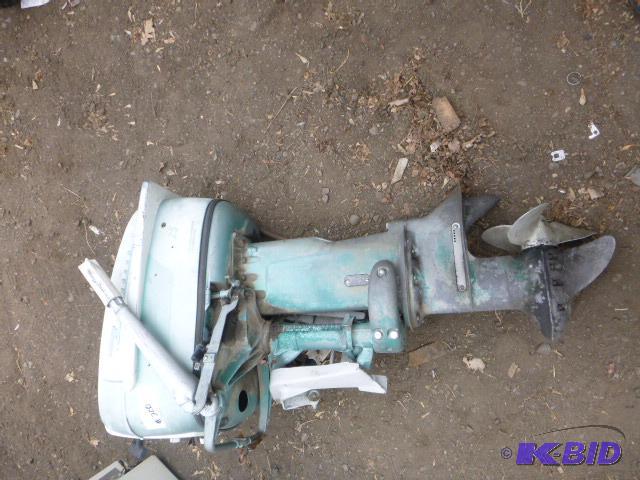 lot 200 image: Gale Buccaneer Outboard Motor 25 HP, motor is...