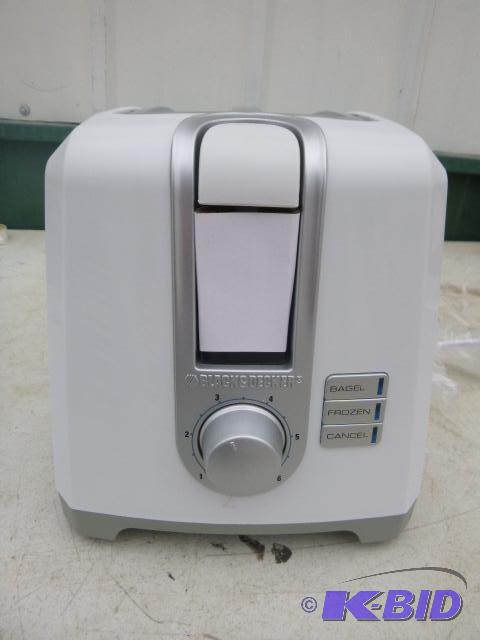 lot 28 image: New Black & Decker 2 Slice Toaster...