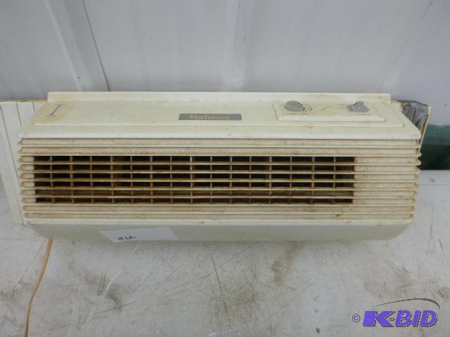 lot 66 image: Holmes Intake and Exhaust Fan Tested and work...