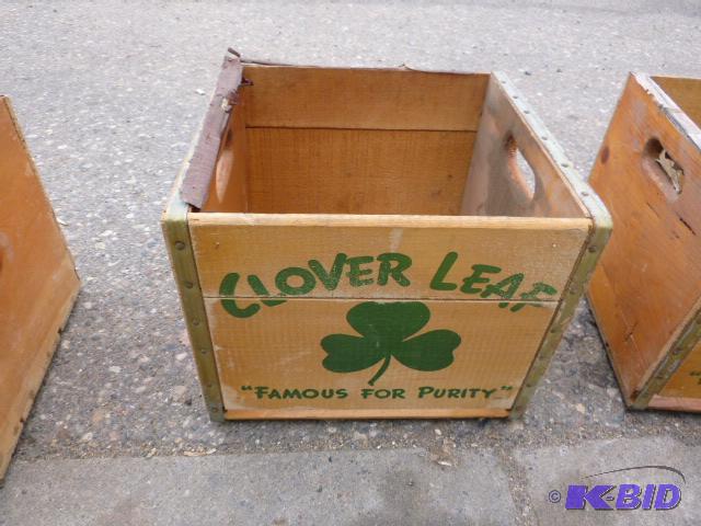 lot 72 image: Clover Leaf Wood Crate...