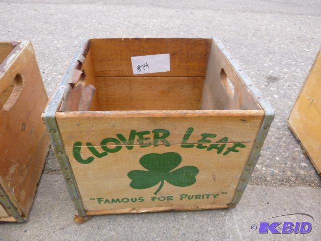 lot 74 image: Clover Leaf Wood Crate...