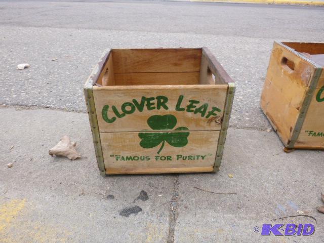 lot 75 image: Clover Leaf Wood Crate...