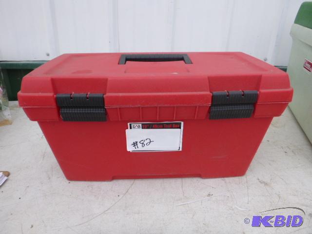 lot 82 image: 19" Toolbox...
