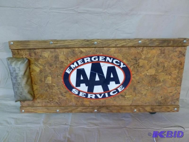 lot 119 image: Heavy duty wood mechanics creeper....