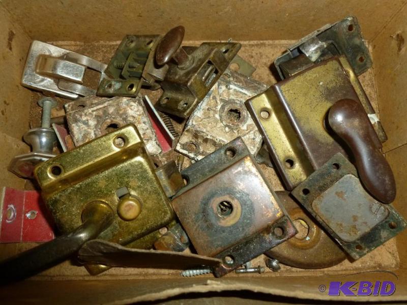 lot 124 image: Large lot of vintage cabinet hardware....