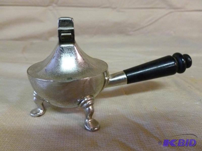 lot 162 image: Vintage ASR cigarette lighter, measures 5&quo...