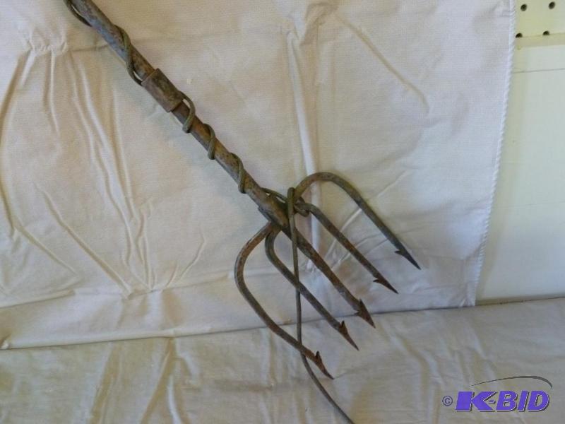 lot 19 image: Large five tine darkhouse spear that measures...