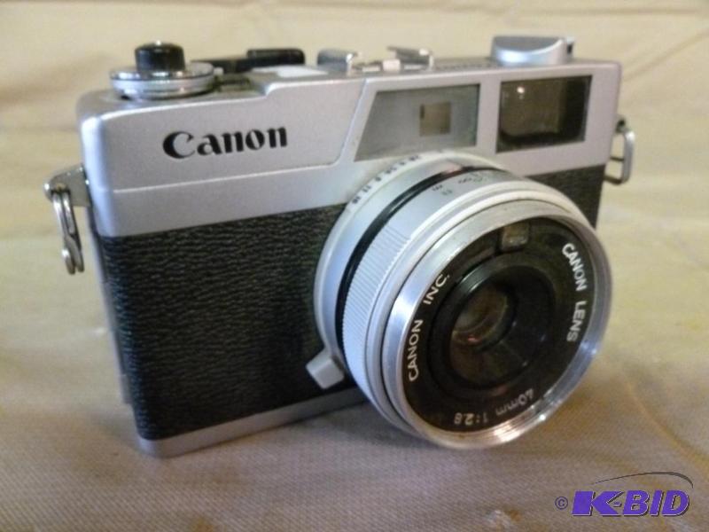 lot 200 image: Canon Canonet&nbsp28 camera....