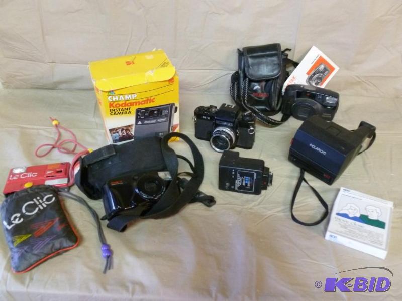 lot 201 image: Large lot of cameras....