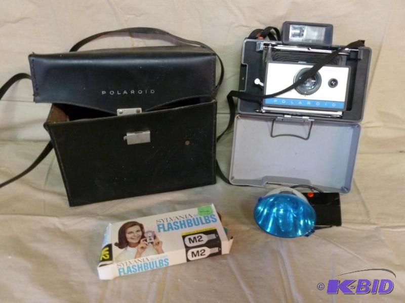 lot 208 image: Vintage Polaroid Automatic 210 Land Camera, c...