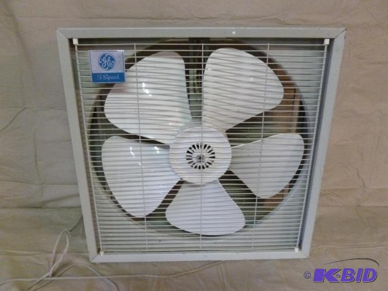 lot 210 image: Large GE 3-speed metal box fan....