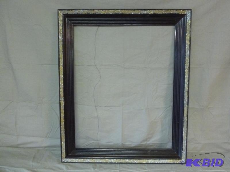 lot 248 image: Large vintage 1940s wood picture frame that ...