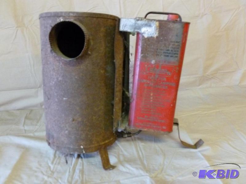 lot 32 image: Fuel oil fish house stove....
