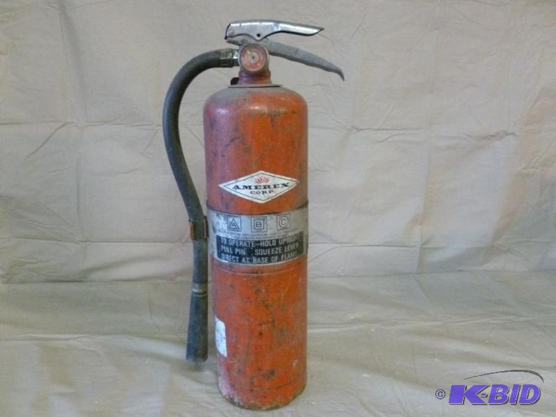 lot 67 image: Large Amerex&nbsp10 lbs ABC fire extinguishe...