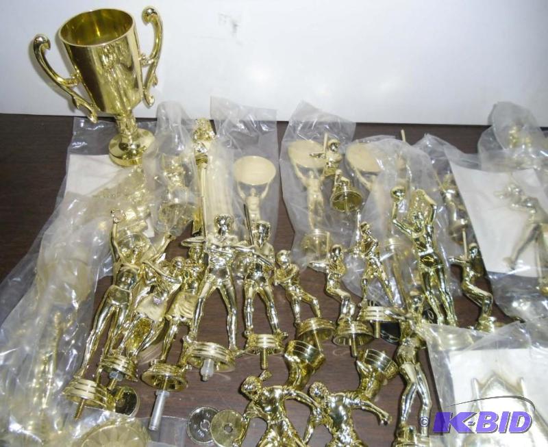 lot 20019 image: New from PDU - Trophy Samples  Trophy Toppers  Sports Figures