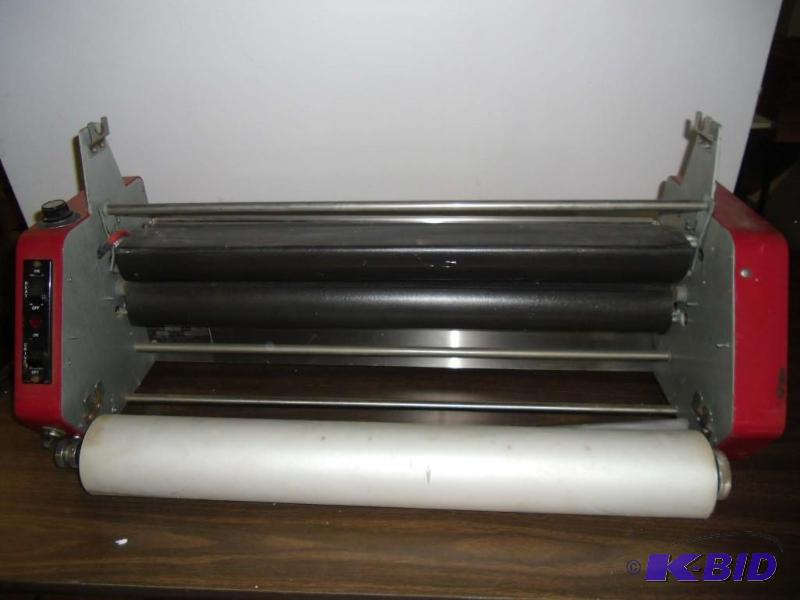 lot 20032 image: Vintage AV 979 Laminex Laminator Heat Seal US Patent 3-309-983