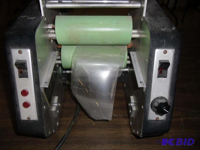 lot 20042 image: Vintage Laminex 6 Table Top Heat Seal Laminator US Patent 3309983