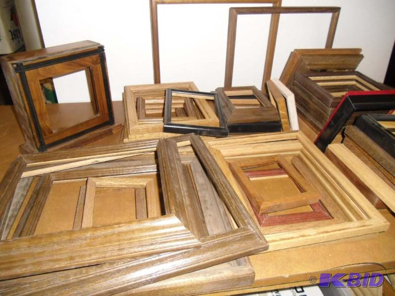 lot 20048 image: 50 Assorted Oak Picture Frames  - Most are 5 X 7
