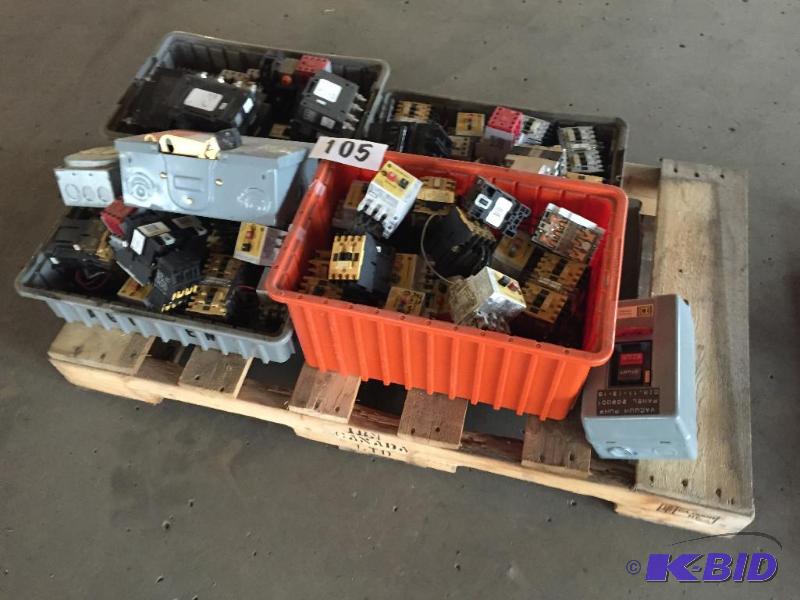 lot 105 image: Lot of misc electrical blocks and switch box....