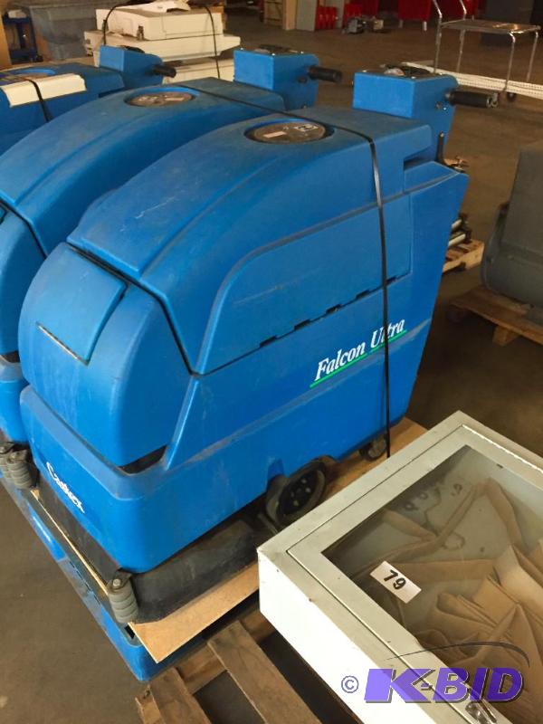 lot 11 image: Castex (tennant) Floor scrubber. Does not cur...