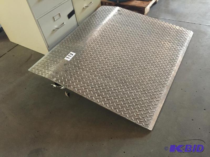 lot 112 image: Aluminum dock plate....