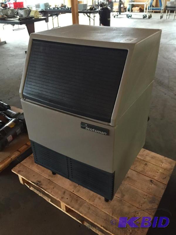 lot 120 image: Scotsman stand alone ice maker....