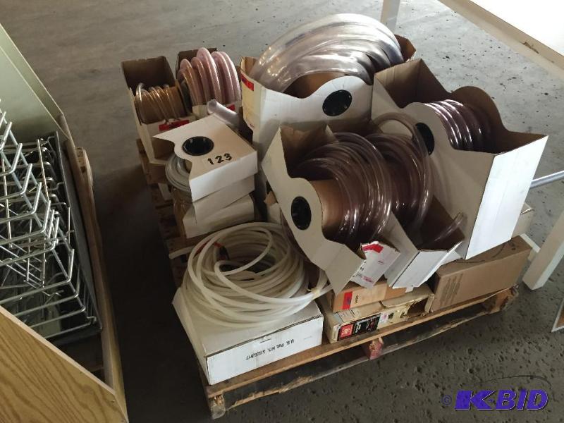 lot 123 image: Pallet lot of misc plastic tubing. Various di...