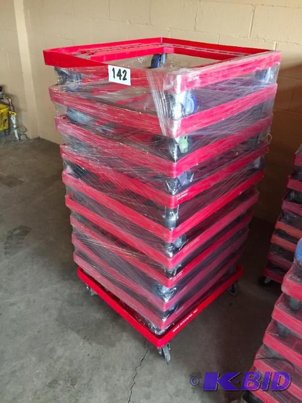 lot 142 image: Lot of 10 plastic dollies....