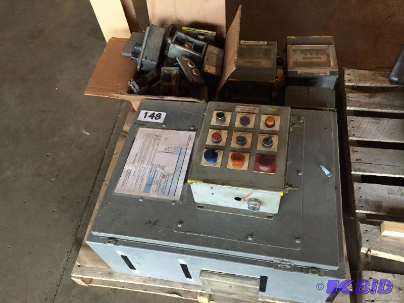 lot 148 image: Lot of misc electrical panels and switches....