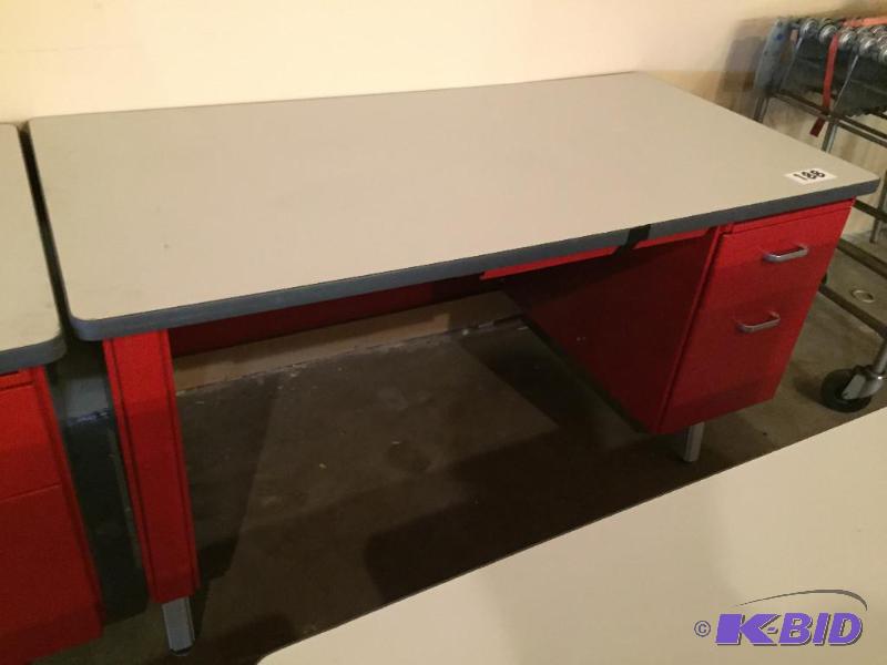 lot 188 image: Heavy duty shop desk with 2 drawers....