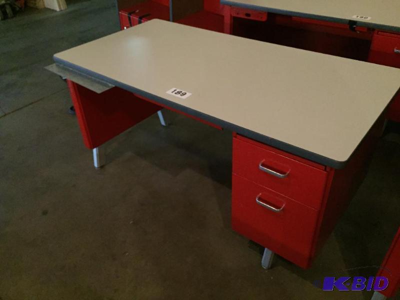 lot 189 image: Heavy duty corner desk with 5 drawers total....