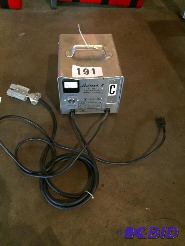 lot 191 image: 24 volt battery charger....