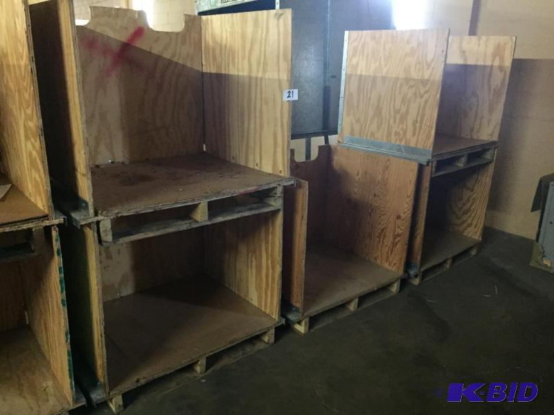 lot 21 image: 5 pallet boxes....