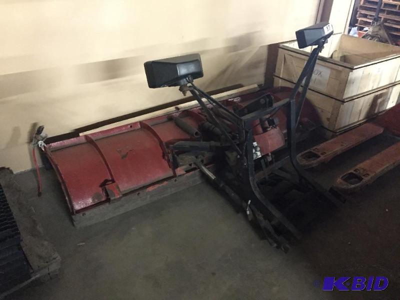lot 37 image: Pick up  SUV snow plow. Has mount as shown....