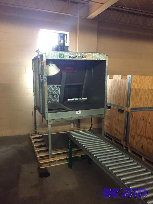 lot 4 image: DeVilbiss fume hood  paint booth....