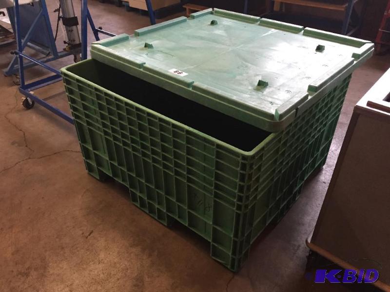 lot 66 image: Poly storage crate with lid....