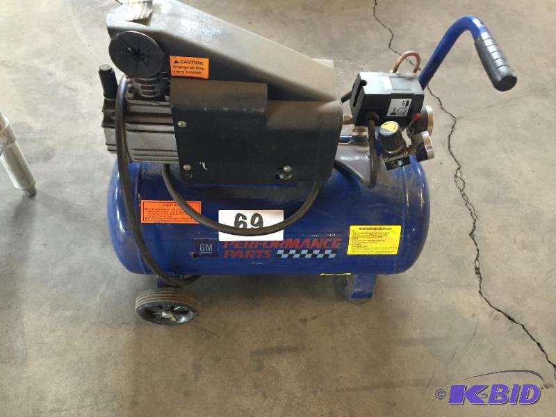 lot 69 image: Small GM air compressor....