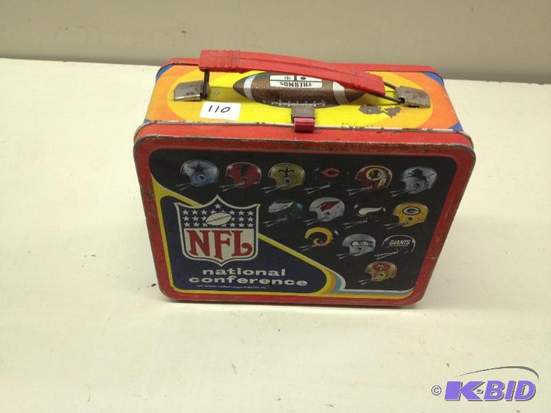 lot 110 image: NFL&nbspVintage Kids Lunchbox...