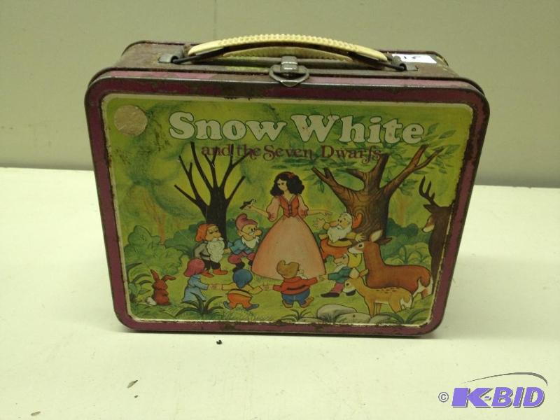 lot 115 image: Snow White&nbspVintage Kids Lunchbox...